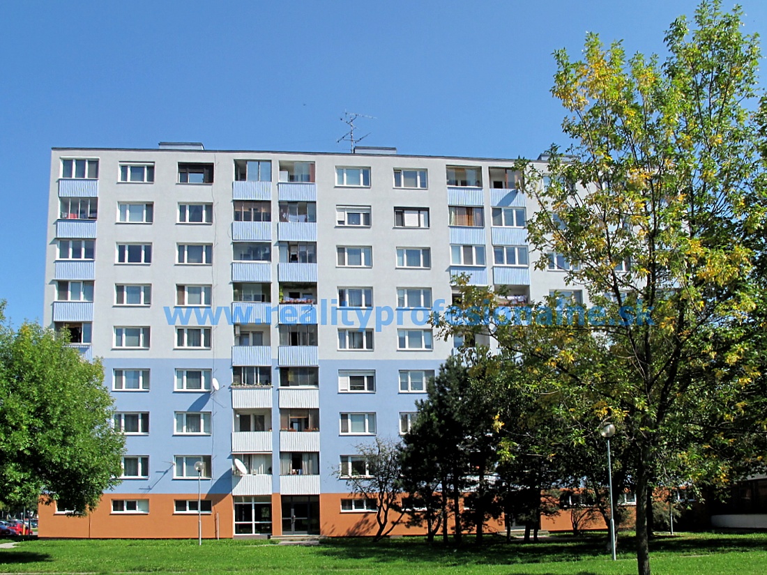 3 izbový byt, Bratislava-Petržalka-Smolenická je predaný
